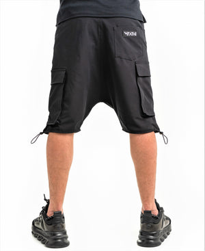 Pantaloni scurti negri cu buzunare aplicate pe picior