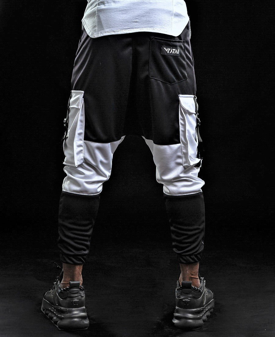 Pantaloni negru si alb cu buzunare aplicate si catarama