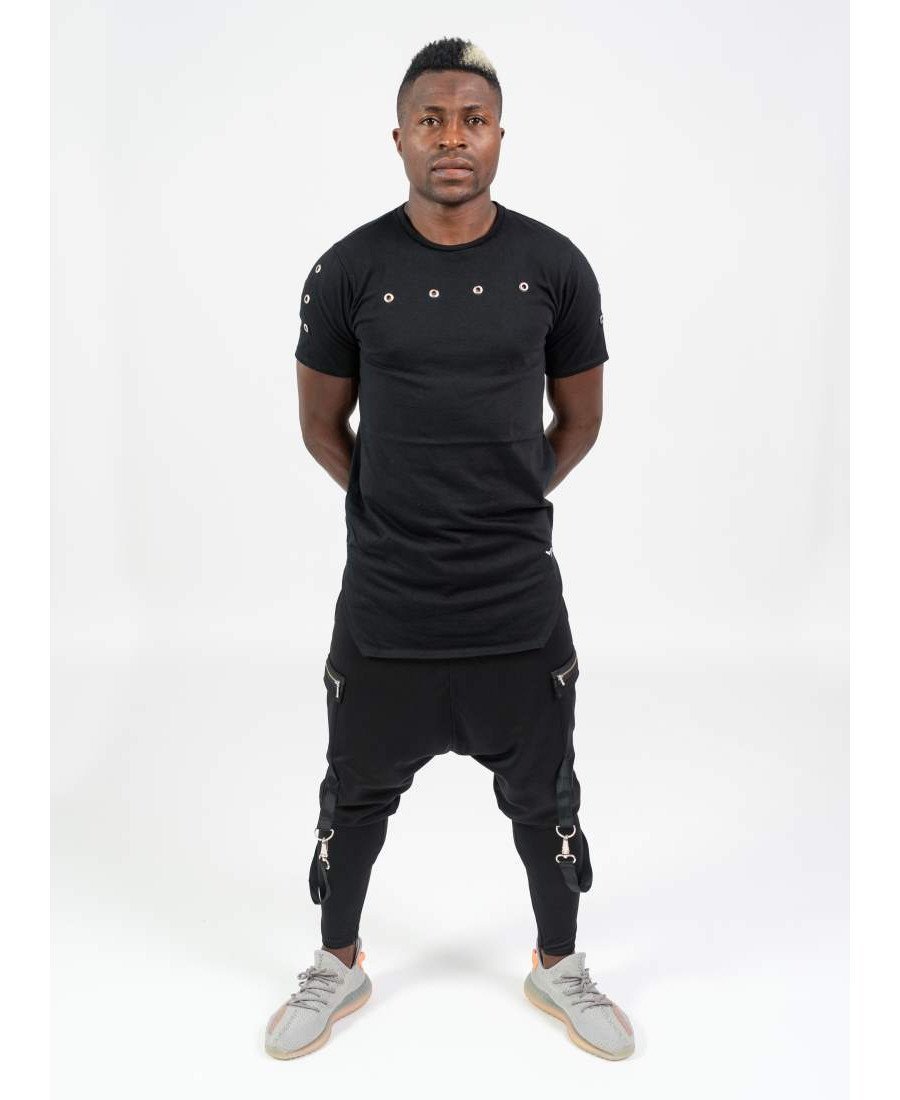 Black T-shirt with round accesories - Fatai Style